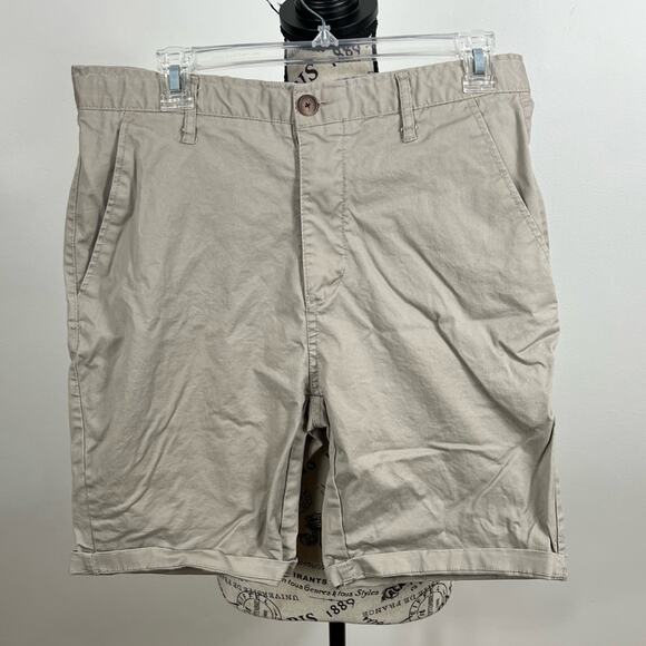 Men's Hudson & Barrow light Tan cuffed shorts with pockets - Picture 1 of 9